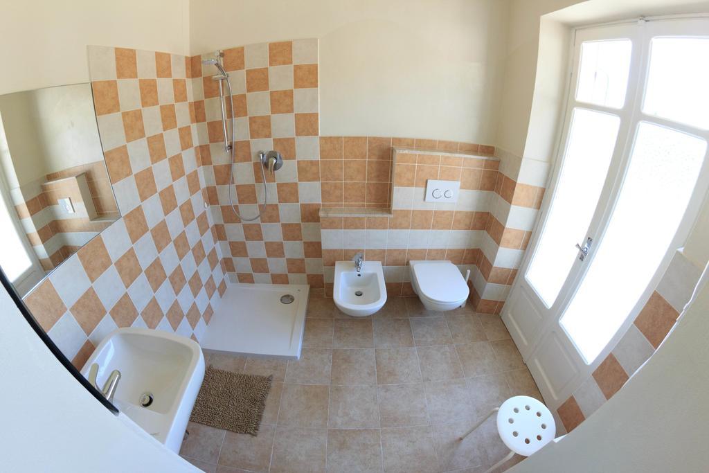B&B Lo Scudiero Castelnuovo Don Bosco Ruang foto