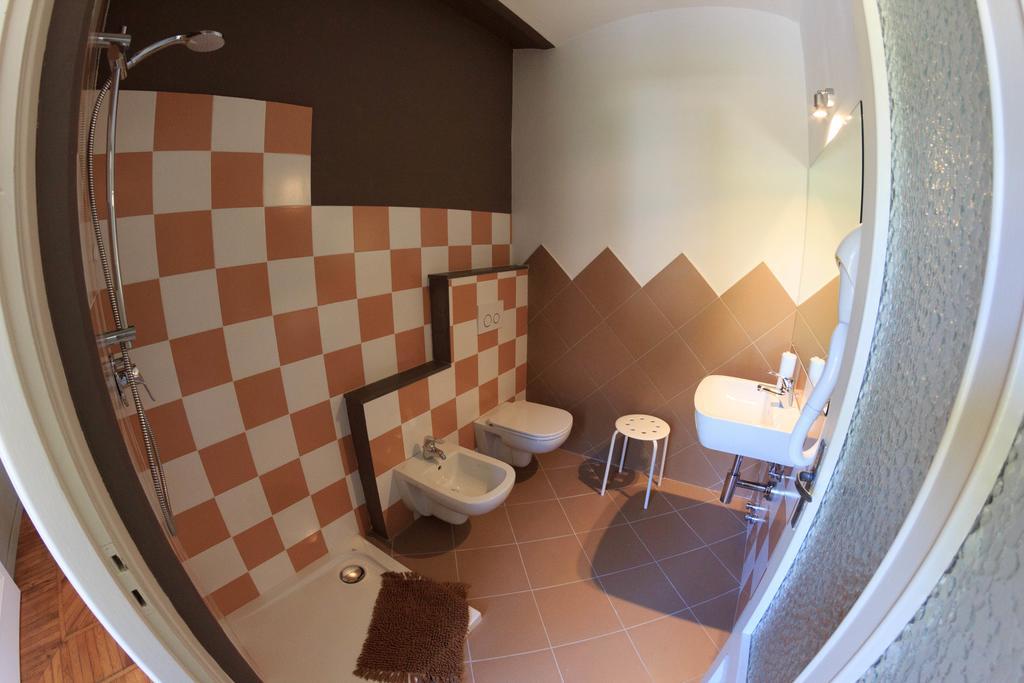 B&B Lo Scudiero Castelnuovo Don Bosco Ruang foto