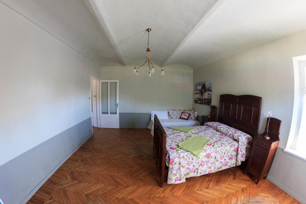 B&B Lo Scudiero Castelnuovo Don Bosco Ruang foto